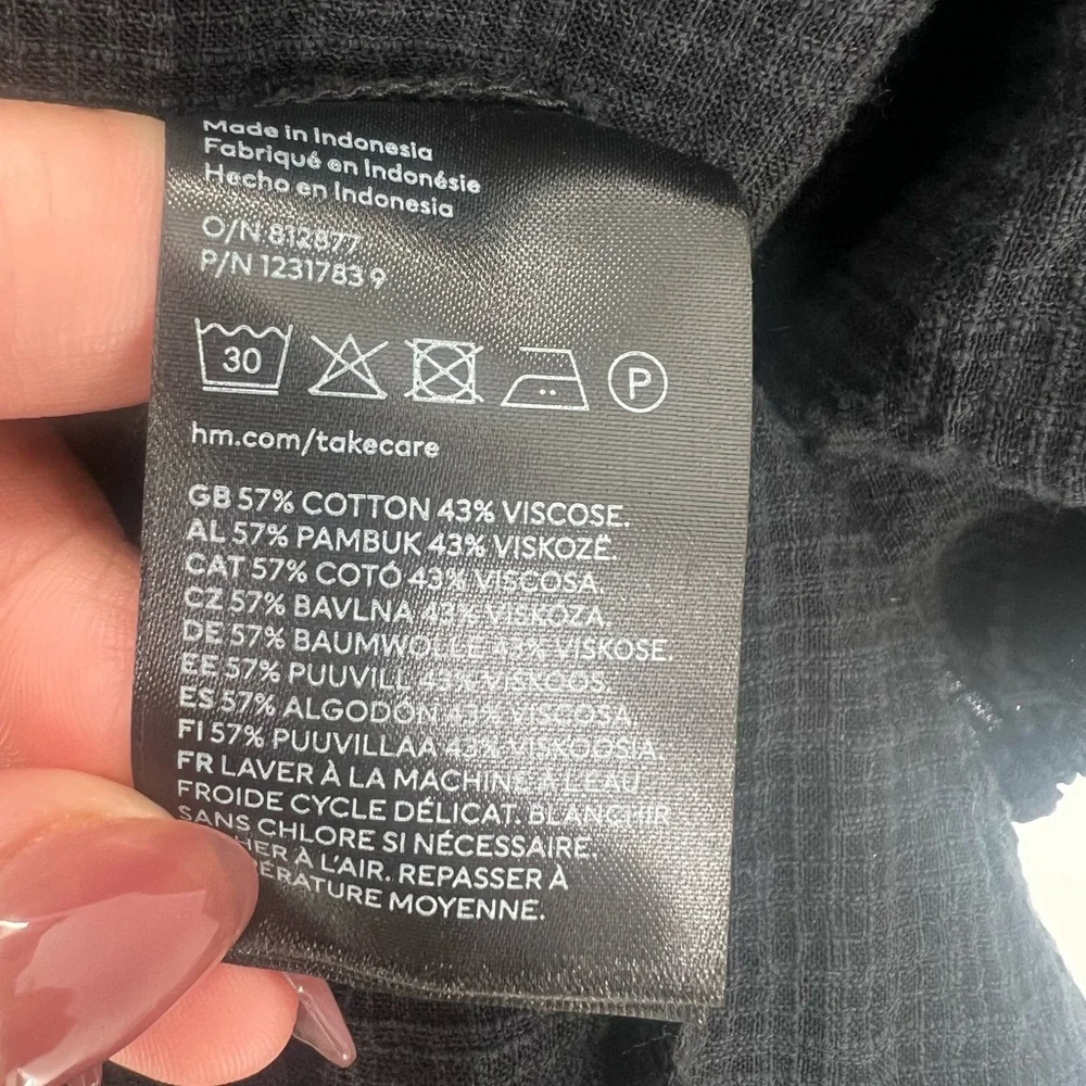 H&M Black Woven V Neck Balloon Sleeve Flared Skirt Mini Dress - Picture 6 of 8